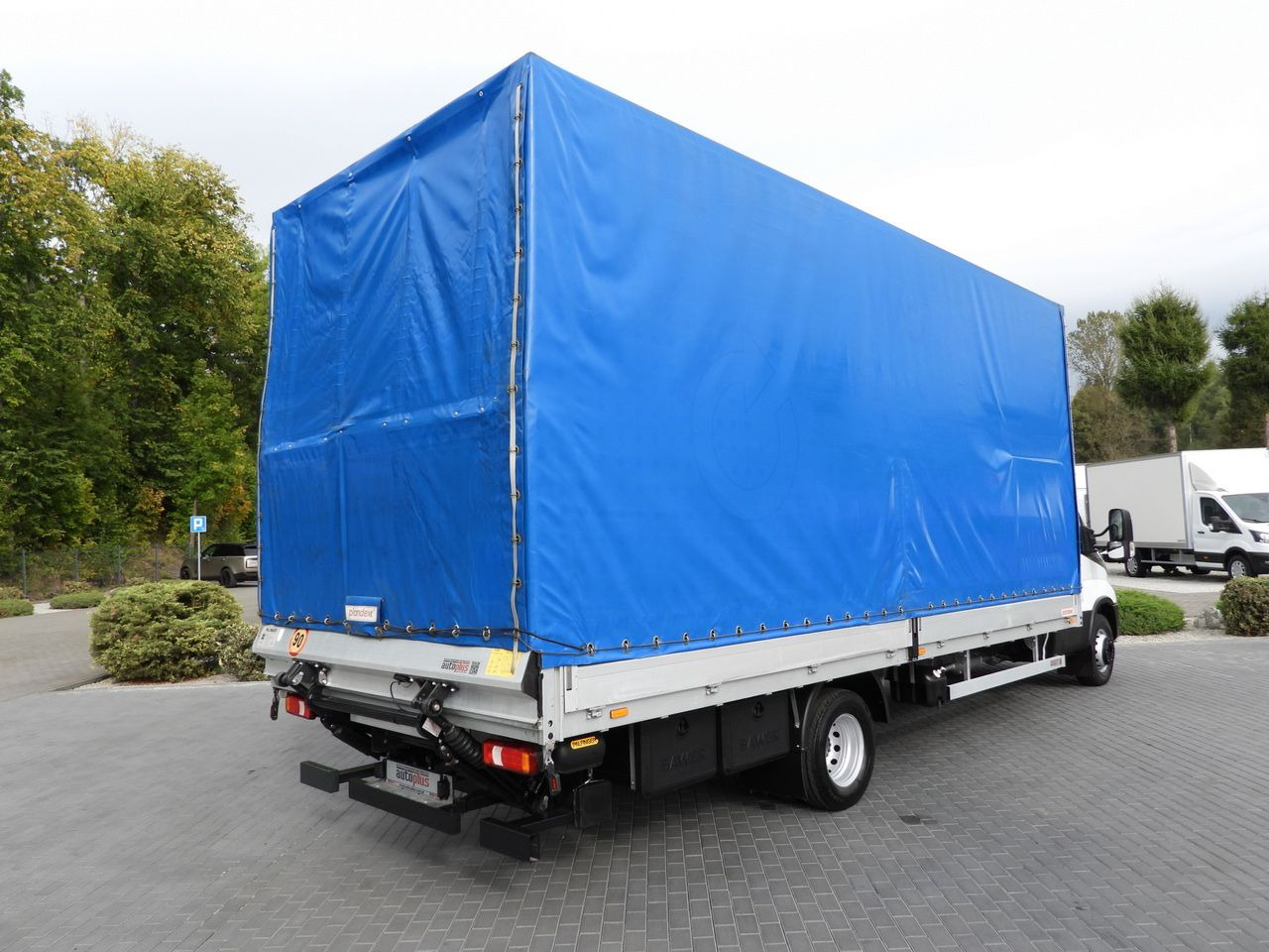 IVECO DAILY 72C18 TARPAULIN LIFT 14 PALLETS WEBASTO CRUISE CONTROL LED LIGHTS TWIN WHEELS AIR CONDITIONING 180HP - Curtain side truck: picture 3 IVECO DAILY 72C18 TARPAULIN LIFT 14 PALLETS WEBASTO CRUISE CONTROL LED LIGHTS TWIN WHEELS AIR CONDITIONING 180HP - Curtain side truck: picture 3
