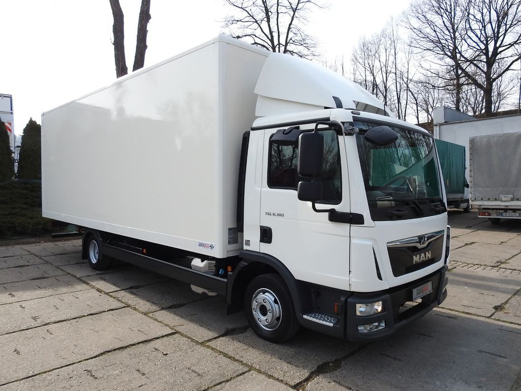 MAN TGL 8.18 KOFFER 16 PALETTEN ZWILLINGSRÄDER - Closed box van: picture 4 MAN TGL 8.18 KOFFER 16 PALETTEN ZWILLINGSRÄDER - Closed box van: picture 4