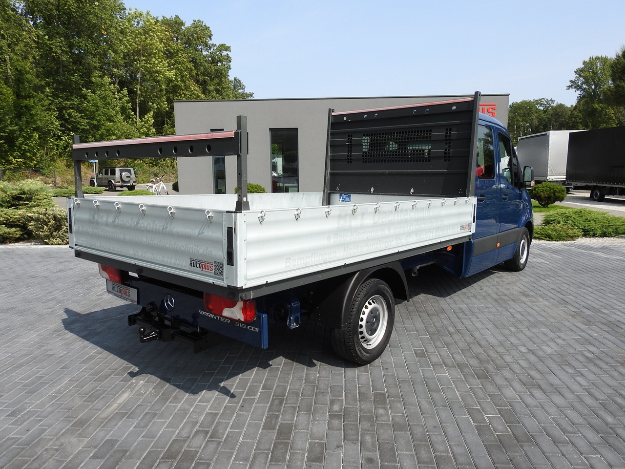 MERCEDES SPRINTER 316 STAKE BODY DOUBLE CABIN DOKA 7 SEATS AIR CONDITIONING 160HP - Open body delivery van: picture 3 MERCEDES SPRINTER 316 STAKE BODY DOUBLE CABIN DOKA 7 SEATS AIR CONDITIONING 160HP - Open body delivery van: picture 3