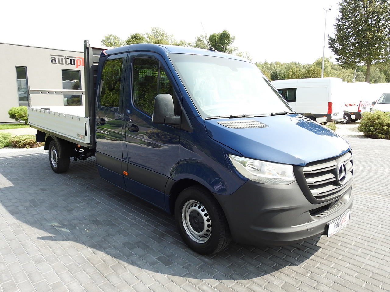 MERCEDES SPRINTER 316 STAKE BODY DOUBLE CABIN DOKA 7 SEATS AIR CONDITIONING 160HP - Open body delivery van: picture 4 MERCEDES SPRINTER 316 STAKE BODY DOUBLE CABIN DOKA 7 SEATS AIR CONDITIONING 160HP - Open body delivery van: picture 4