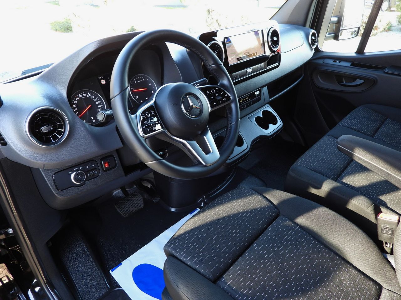 MERCEDES SPRINTER 319 TARPAULIN 12 PALLETS CRUISE CONTROL NAVIGATION PNEUMATICS AUTOMATIC TRANSMISSION HI-MATIC AIR CONDITIONING 190HP - Curtain side van: picture 2 MERCEDES SPRINTER 319 TARPAULIN 12 PALLETS CRUISE CONTROL NAVIGATION PNEUMATICS AUTOMATIC TRANSMISSION HI-MATIC AIR CONDITIONING 190HP - Curtain side van: picture 2