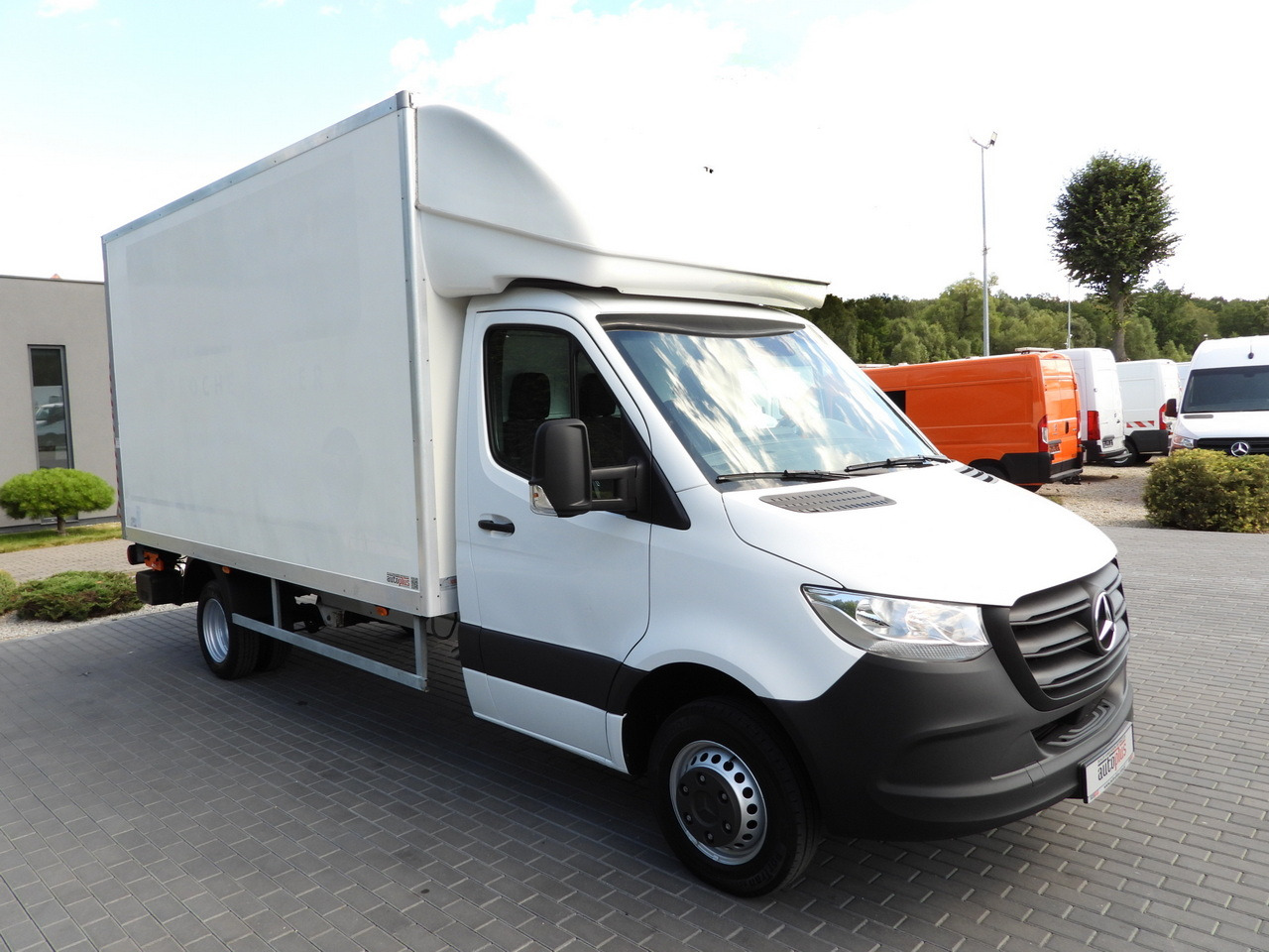 MERCEDES SPRINTER 514 BOX LIFT 8 PALLETS CRUISE CONTROL TWIN WHEELS AIR CONDITIONING  140HP - Closed box van: picture 4 MERCEDES SPRINTER 514 BOX LIFT 8 PALLETS CRUISE CONTROL TWIN WHEELS AIR CONDITIONING  140HP - Closed box van: picture 4