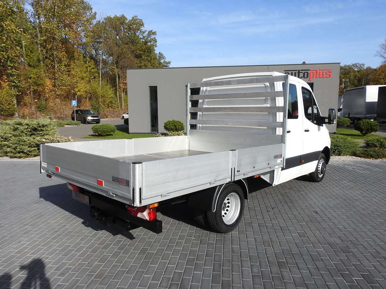 MERCEDES SPRINTER 516 STAKE BODY DOUBLE CABIN DOKA 6 SEATS CRUISE CONTROL AIR CONDITIONING TWIN WHEELS 160HP - Open body delivery van: picture 3 MERCEDES SPRINTER 516 STAKE BODY DOUBLE CABIN DOKA 6 SEATS CRUISE CONTROL AIR CONDITIONING TWIN WHEELS 160HP - Open body delivery van: picture 3