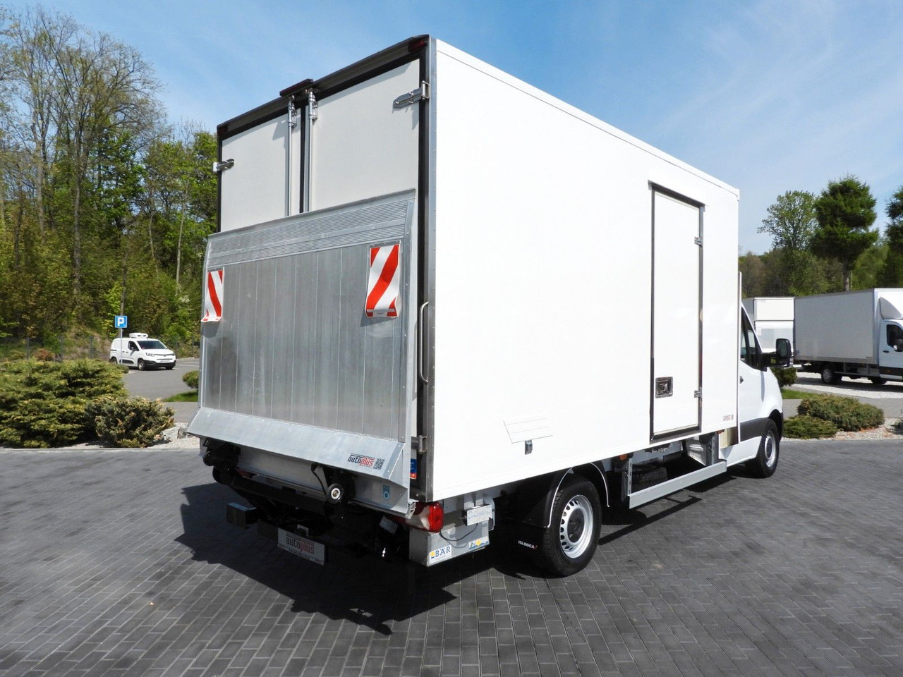Mercedes-Benz SPRINTER 316 KÜHLKOFFER 0*C AUFZUG 8 PALETTEN - Refrigerated delivery van: picture 3 Mercedes-Benz SPRINTER 316 KÜHLKOFFER 0*C AUFZUG 8 PALETTEN - Refrigerated delivery van: picture 3