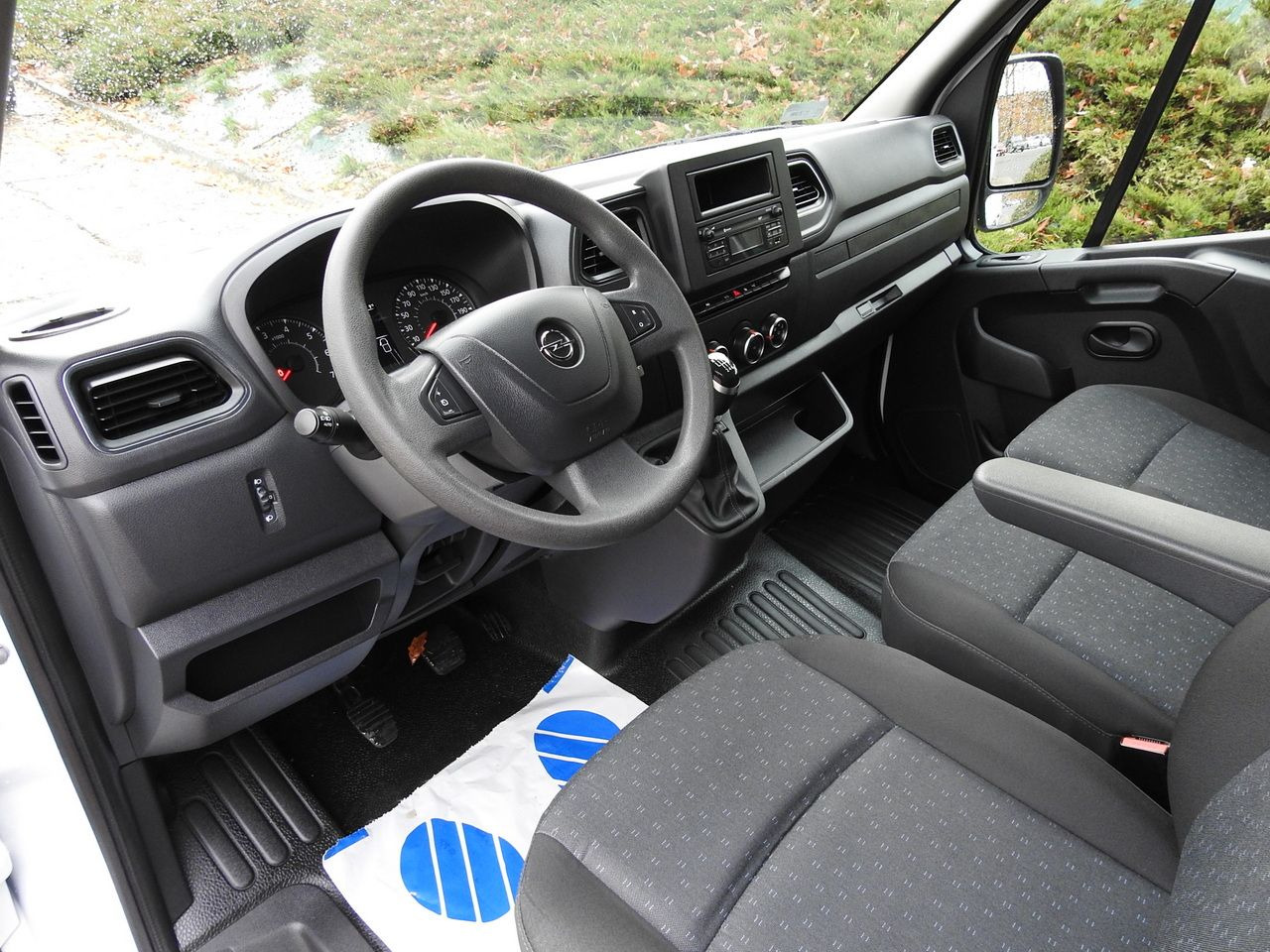 OPEL MOVANO REFRIGERATOR VAN 0*C CRUISE CONTROL LED LIGHTS AIR CONDITIONING 136HP - Refrigerated delivery van: picture 2 OPEL MOVANO REFRIGERATOR VAN 0*C CRUISE CONTROL LED LIGHTS AIR CONDITIONING 136HP - Refrigerated delivery van: picture 2