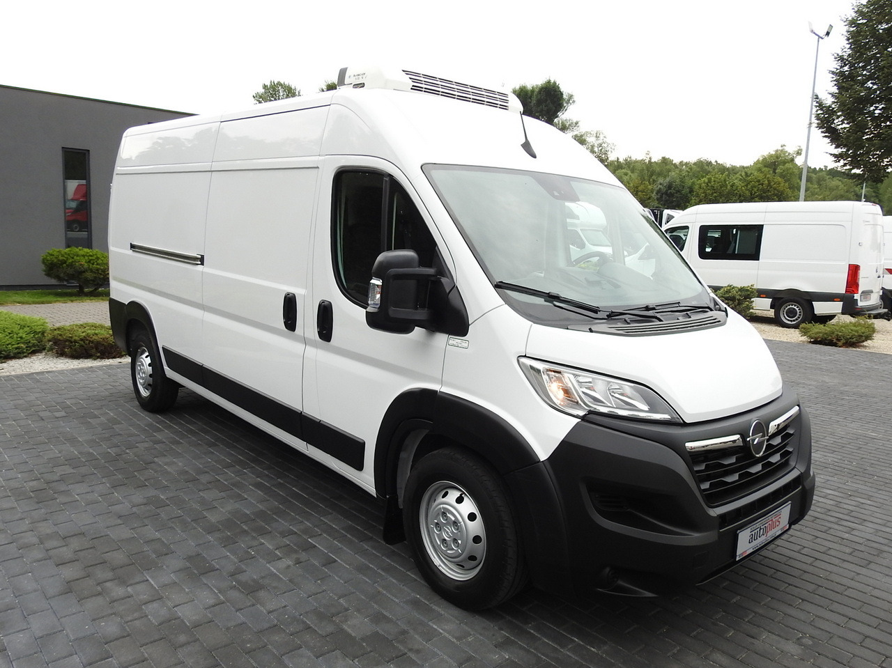 OPEL MOVANO REFRIGERATOR VAN 0*C HEATING FUNCTION AIR CONDITIONING 140HP - Refrigerated delivery van: picture 4 OPEL MOVANO REFRIGERATOR VAN 0*C HEATING FUNCTION AIR CONDITIONING 140HP - Refrigerated delivery van: picture 4