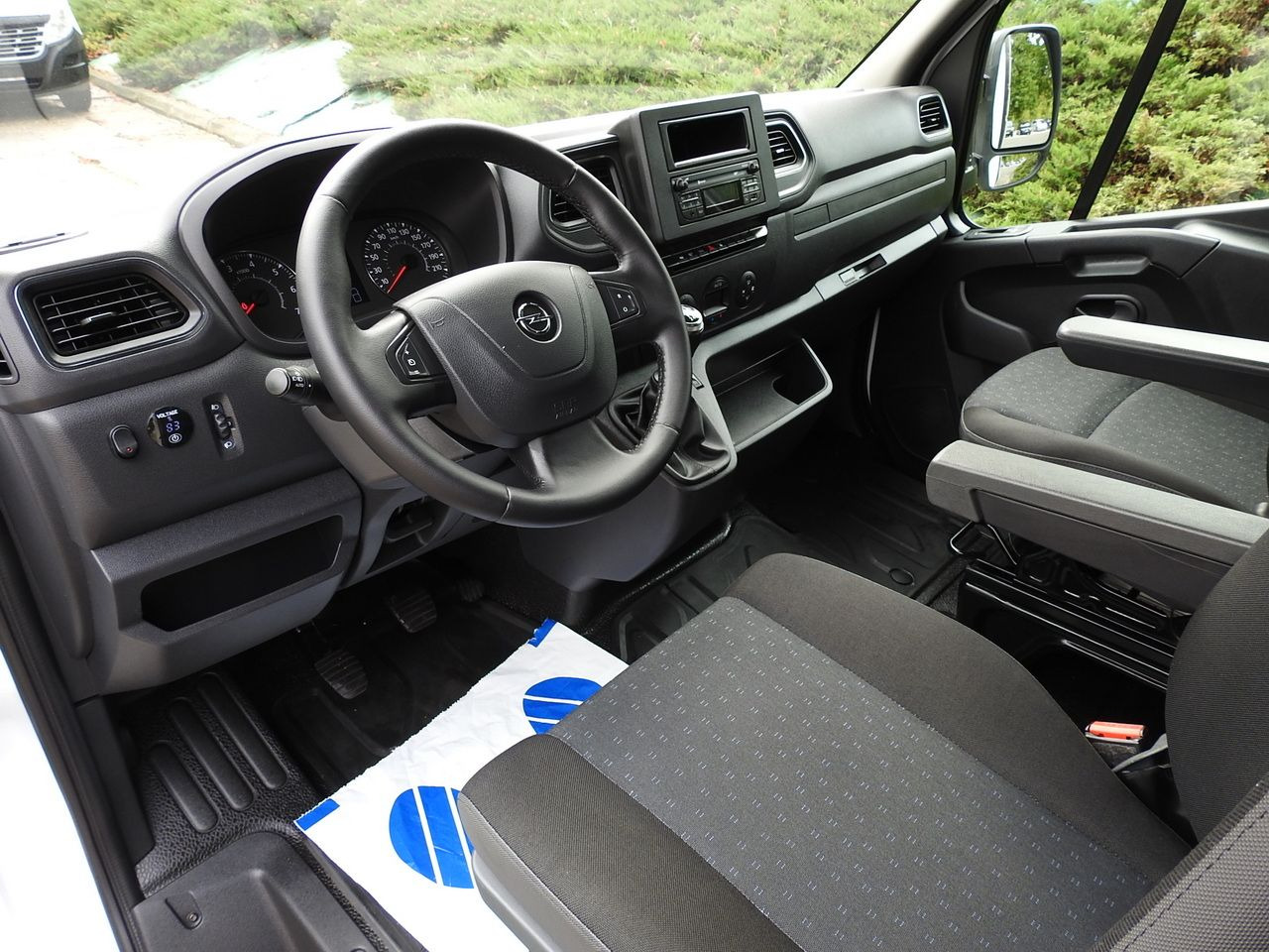 OPEL MOVANO TARPAULIN 10 PALLETS WEBASTO CRUISE CONTROL LED LIGHTS PNEUMATICS AIR CONDITIONING 165HP - Curtain side van: picture 2 OPEL MOVANO TARPAULIN 10 PALLETS WEBASTO CRUISE CONTROL LED LIGHTS PNEUMATICS AIR CONDITIONING 165HP - Curtain side van: picture 2