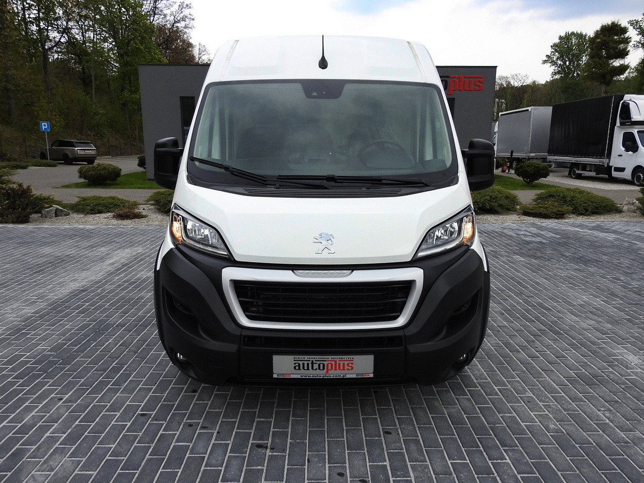 PEUGEOT BOXER REFRIGERATOR VAN 0*C CRUISE CONTROL NAVIGATION AIR CONDITIONING 135HP - Refrigerated delivery van: picture 5 PEUGEOT BOXER REFRIGERATOR VAN 0*C CRUISE CONTROL NAVIGATION AIR CONDITIONING 135HP - Refrigerated delivery van: picture 5