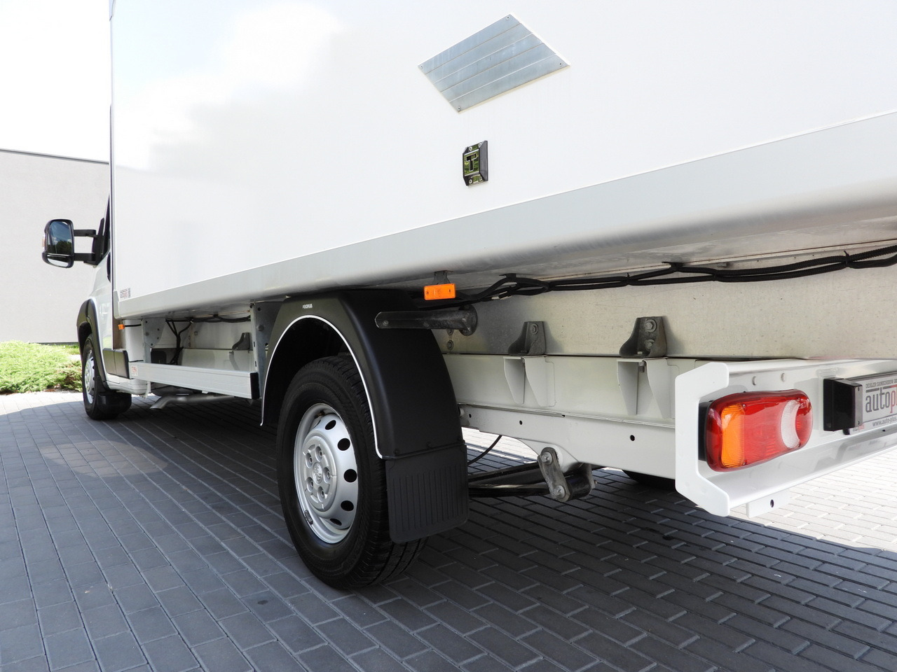 Refrigerated delivery van PEUGEOT BOXER REGRIGERATOR BOX 0*C 8 PALLETS CRUISE CONTROL LED LIGHTS AIR CONDITIONING  165HP: picture 17