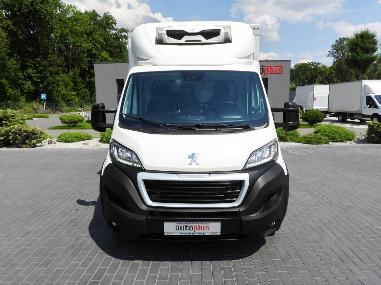 Refrigerated delivery van PEUGEOT BOXER REGRIGERATOR BOX 0*C 8 PALLETS CRUISE CONTROL LED LIGHTS AIR CONDITIONING  165HP: picture 5