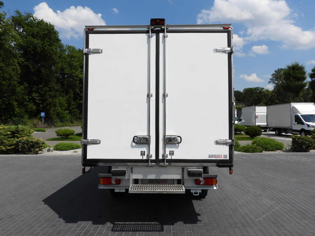 Refrigerated delivery van PEUGEOT BOXER REGRIGERATOR BOX 0*C 8 PALLETS CRUISE CONTROL LED LIGHTS AIR CONDITIONING  165HP: picture 11