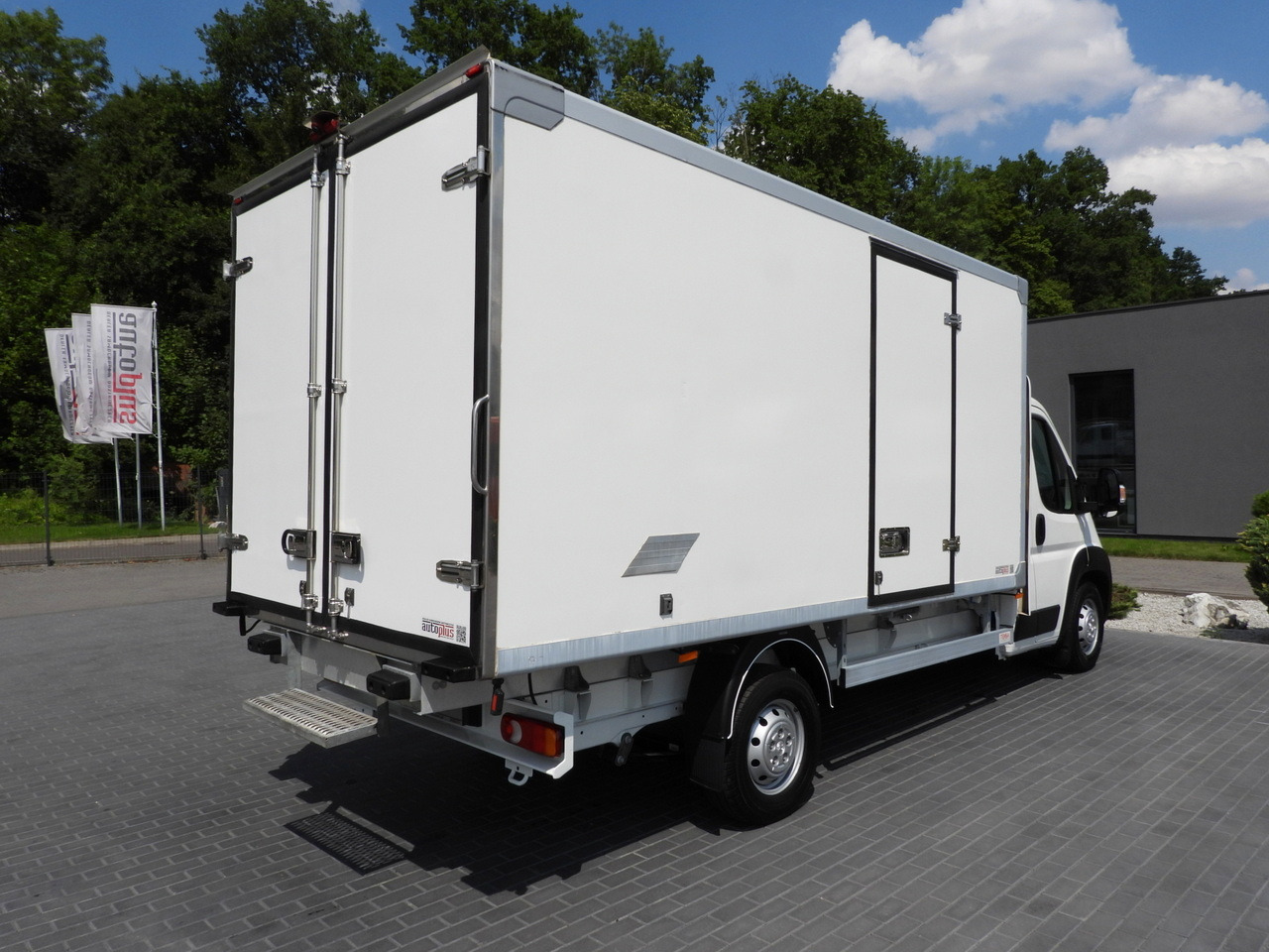 Refrigerated delivery van PEUGEOT BOXER REGRIGERATOR BOX 0*C 8 PALLETS CRUISE CONTROL LED LIGHTS AIR CONDITIONING  165HP: picture 14