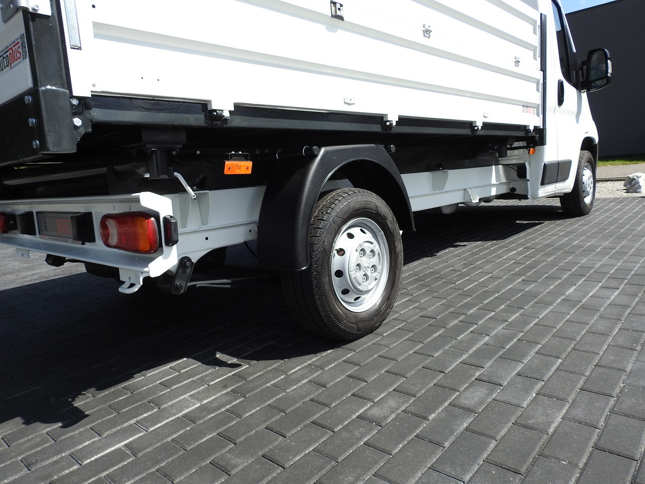 PEUGEOT BOXER THREE-WAY TIPPER  AIR CONDITIONING  130HP leasing PEUGEOT BOXER THREE-WAY TIPPER  AIR CONDITIONING  130HP: picture 20