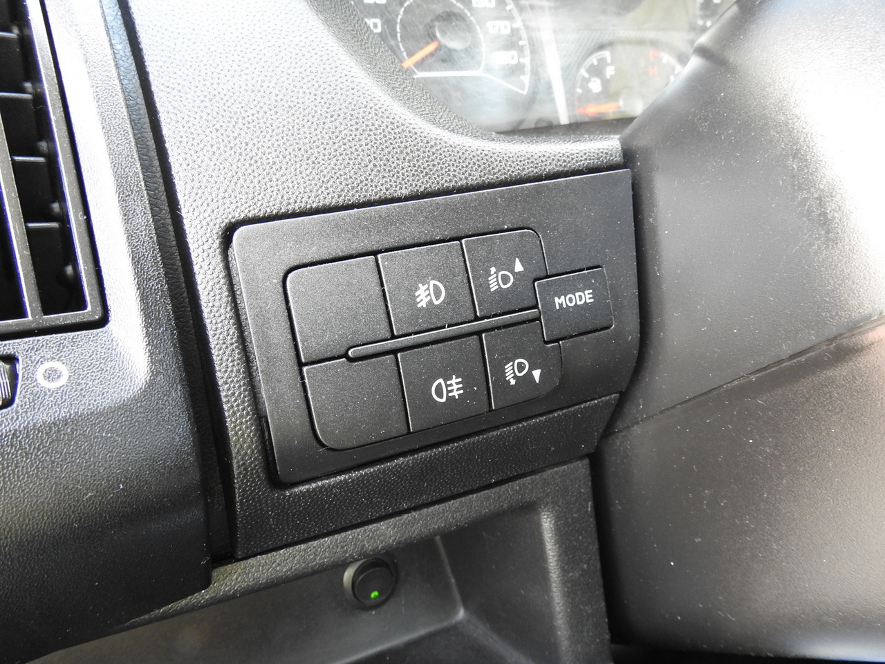 PEUGEOT BOXER THREE-WAY TIPPER  AIR CONDITIONING  130HP leasing PEUGEOT BOXER THREE-WAY TIPPER  AIR CONDITIONING  130HP: picture 31