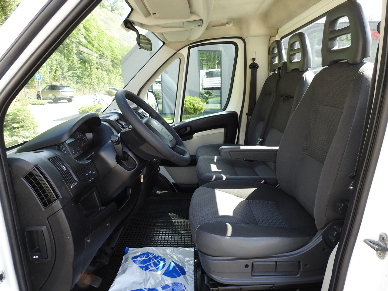 PEUGEOT BOXER THREE-WAY TIPPER  AIR CONDITIONING  130HP leasing PEUGEOT BOXER THREE-WAY TIPPER  AIR CONDITIONING  130HP: picture 30