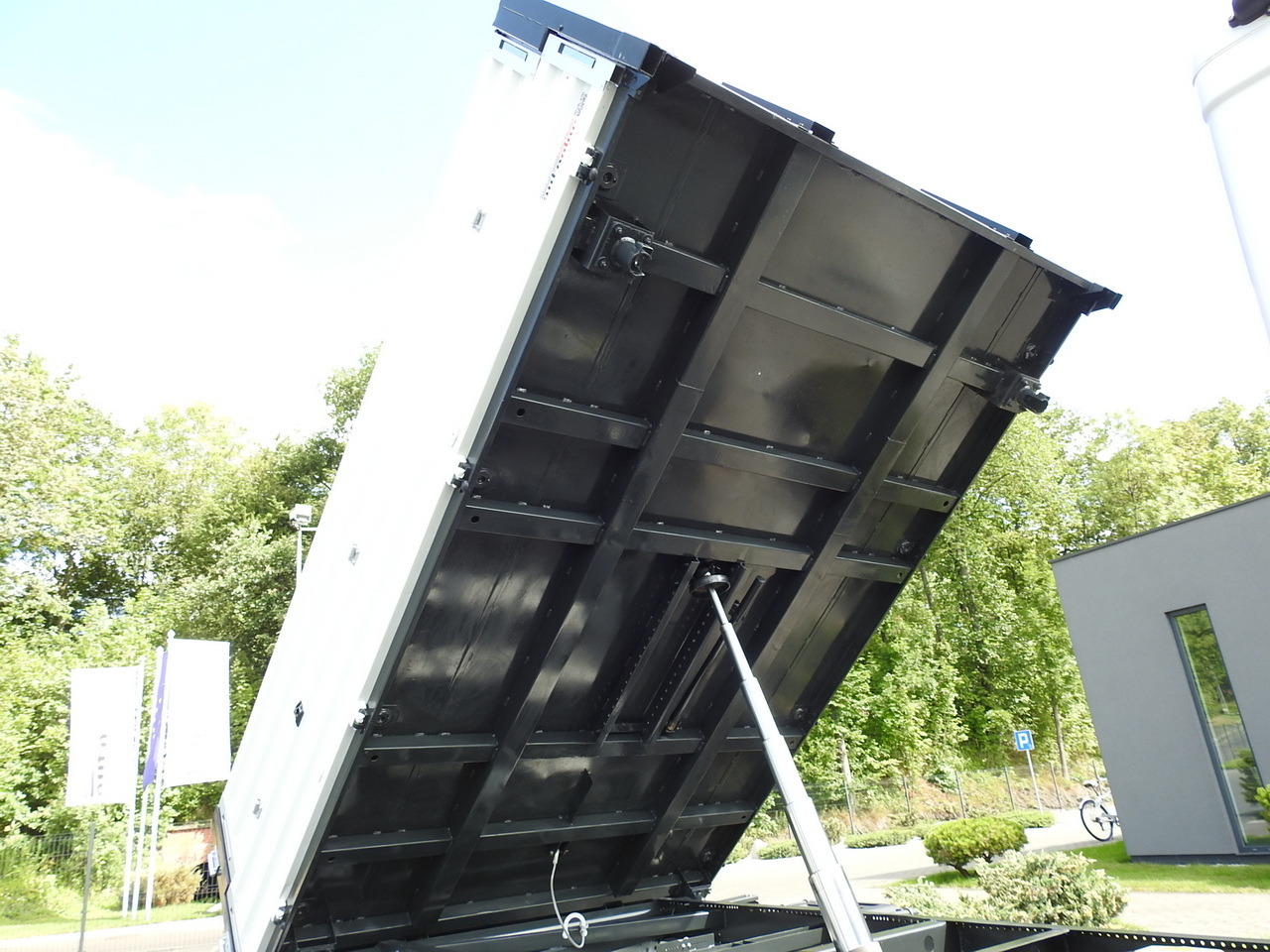 PEUGEOT BOXER THREE-WAY TIPPER  AIR CONDITIONING  130HP leasing PEUGEOT BOXER THREE-WAY TIPPER  AIR CONDITIONING  130HP: picture 27