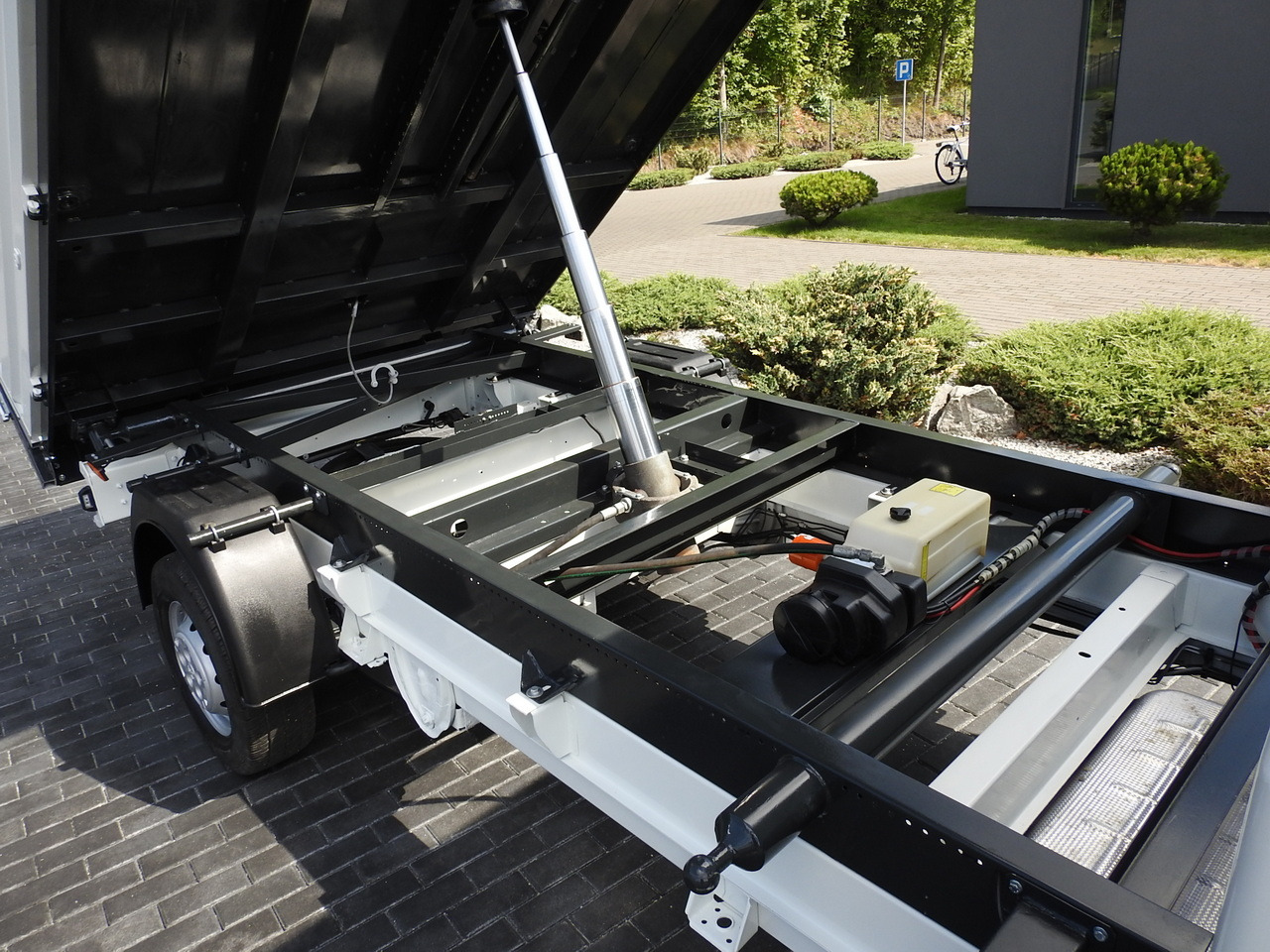 PEUGEOT BOXER THREE-WAY TIPPER  AIR CONDITIONING  130HP leasing PEUGEOT BOXER THREE-WAY TIPPER  AIR CONDITIONING  130HP: picture 26