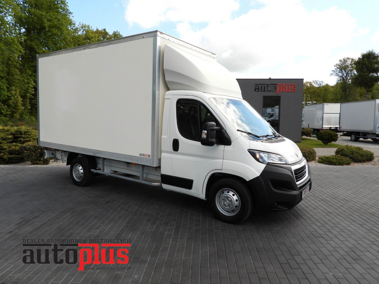 Peugeot BOXER KOFFER 8 PALETTEN TEMPOMAT KLIMAANLAGE Peugeot BOXER KOFFER 8 PALETTEN TEMPOMAT KLIMAANLAGE - Closed box van: picture 1 Peugeot BOXER KOFFER 8 PALETTEN TEMPOMAT KLIMAANLAGE Peugeot BOXER KOFFER 8 PALETTEN TEMPOMAT KLIMAANLAGE - Closed box van: picture 1