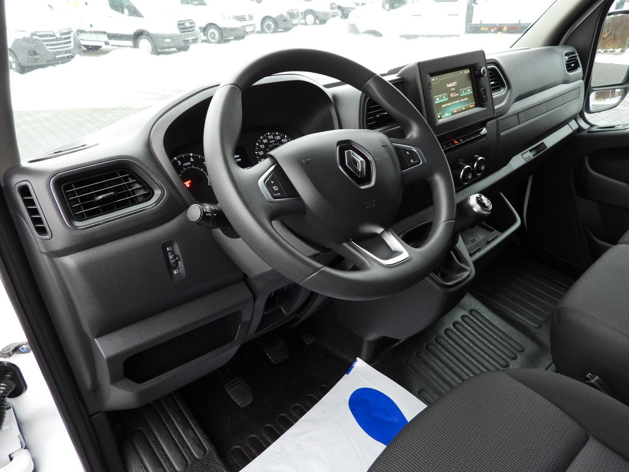 RENAULT MASTER REFRIGERATOR VAN -10*C POWER SUPPLY 230V CRUISE CONTROL NAVIGATION LED LIGHTS AIR CONDITIONING 150HP - Refrigerated delivery van: picture 2 RENAULT MASTER REFRIGERATOR VAN -10*C POWER SUPPLY 230V CRUISE CONTROL NAVIGATION LED LIGHTS AIR CONDITIONING 150HP - Refrigerated delivery van: picture 2