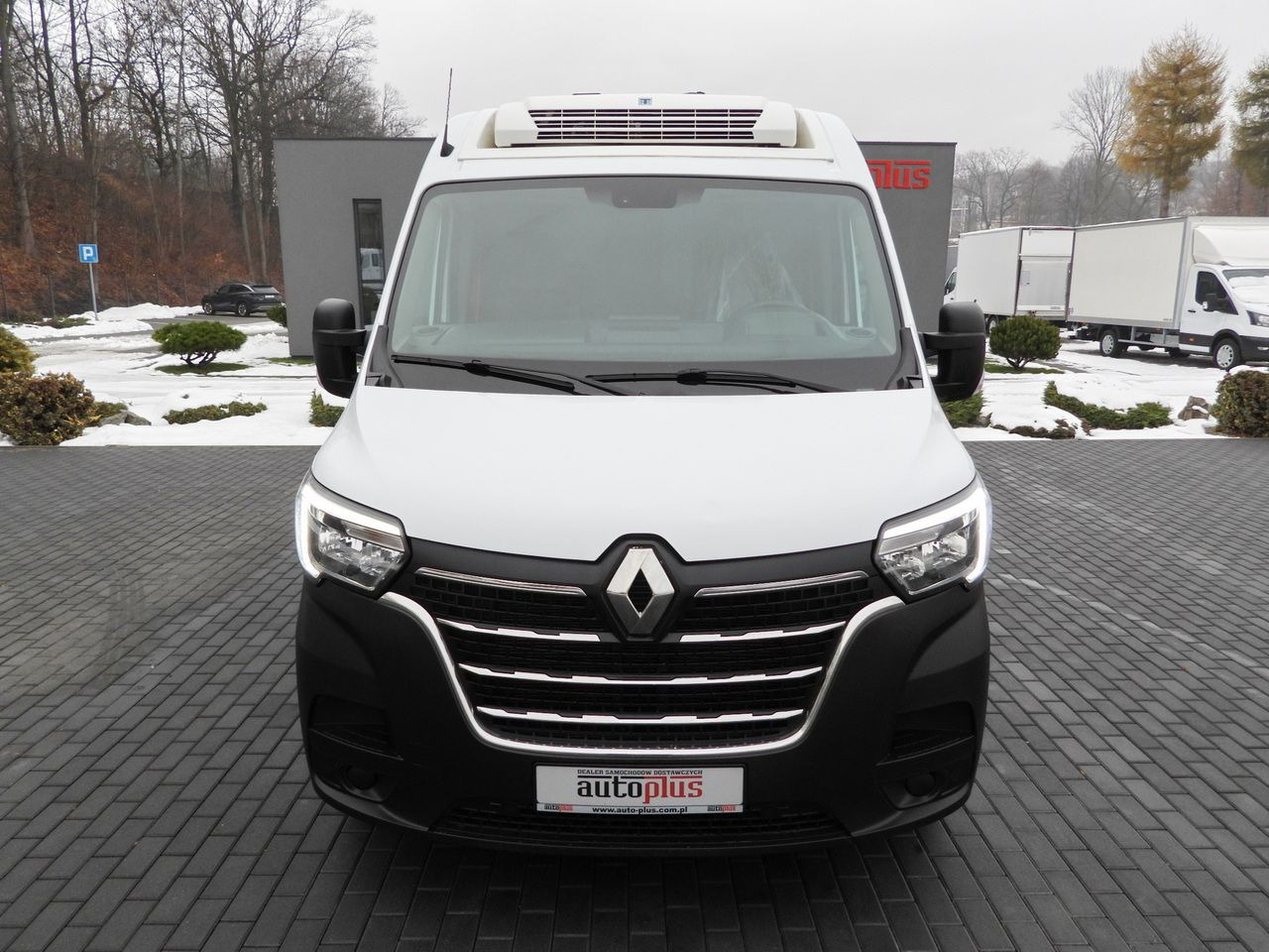 RENAULT MASTER REFRIGERATOR VAN -10*C POWER SUPPLY 230V CRUISE CONTROL NAVIGATION LED LIGHTS AIR CONDITIONING 150HP - Refrigerated delivery van: picture 5 RENAULT MASTER REFRIGERATOR VAN -10*C POWER SUPPLY 230V CRUISE CONTROL NAVIGATION LED LIGHTS AIR CONDITIONING 150HP - Refrigerated delivery van: picture 5