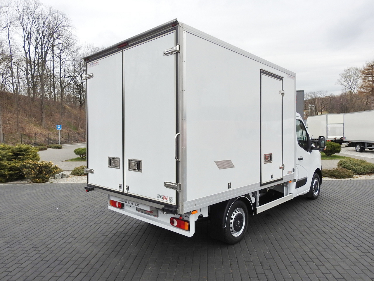 RENAULT MASTER REGRIGERATOR BOX 0*C LED LIGHTS AIR CONDITIONING 145HP - Refrigerated delivery van: picture 3 RENAULT MASTER REGRIGERATOR BOX 0*C LED LIGHTS AIR CONDITIONING 145HP - Refrigerated delivery van: picture 3