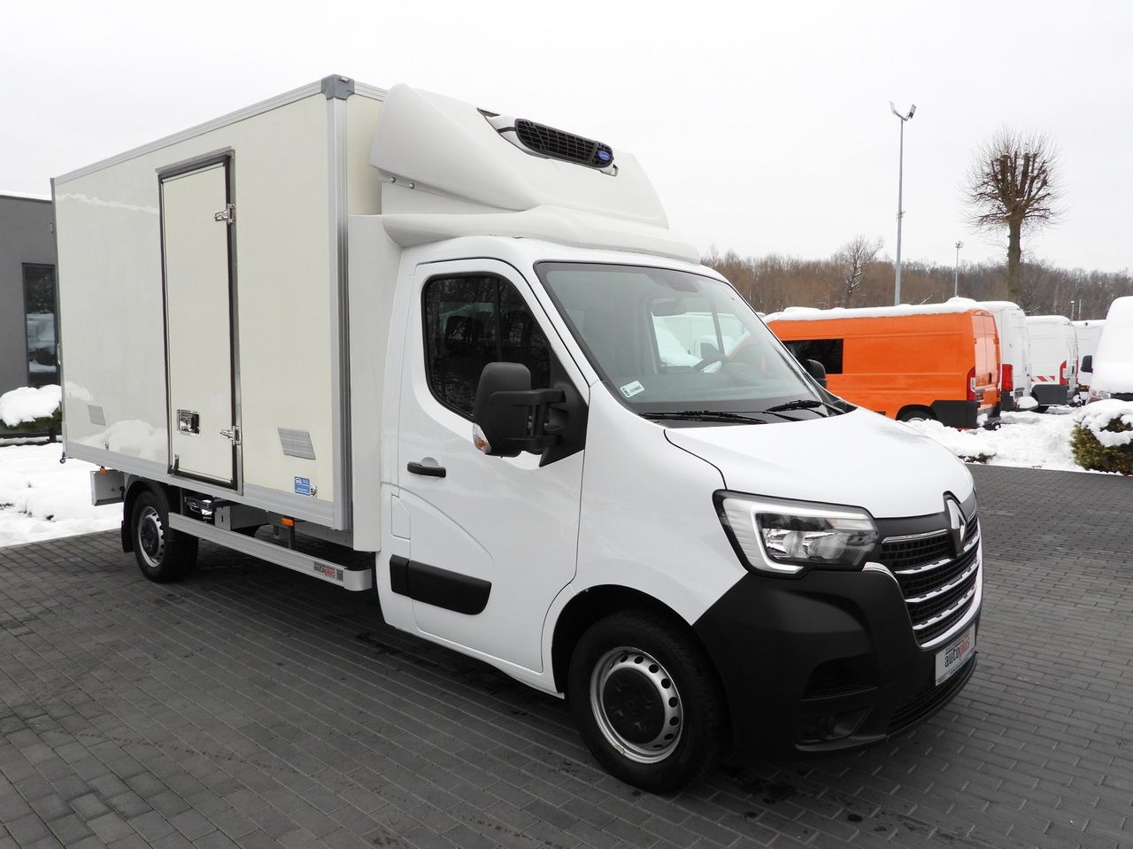 RENAULT MASTER REGRIGERATOR BOX 0*C LED LIGHTS AIR CONDITIONING 165HP - Refrigerated delivery van: picture 4 RENAULT MASTER REGRIGERATOR BOX 0*C LED LIGHTS AIR CONDITIONING 165HP - Refrigerated delivery van: picture 4