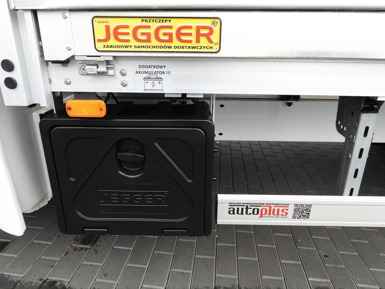 RENAULT MASTER TARPAULIN 10 PALLETS WEBASTO CRUISE CONTROL NAVIGATION LED LIGHTS TWIN WHEELS AIR CONDITIONING 165HP leasing RENAULT MASTER TARPAULIN 10 PALLETS WEBASTO CRUISE CONTROL NAVIGATION LED LIGHTS TWIN WHEELS AIR CONDITIONING 165HP: picture 23 RENAULT MASTER TARPAULIN 10 PALLETS WEBASTO CRUISE CONTROL NAVIGATION LED LIGHTS TWIN WHEELS AIR CONDITIONING 165HP leasing RENAULT MASTER TARPAULIN 10 PALLETS WEBASTO CRUISE CONTROL NAVIGATION LED LIGHTS TWIN WHEELS AIR CONDITIONING 165HP: picture 23