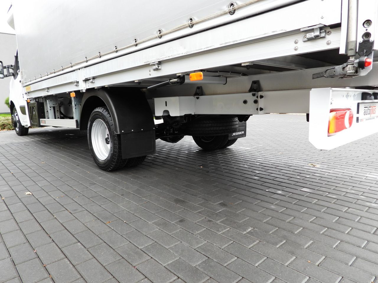 RENAULT MASTER TARPAULIN 10 PALLETS WEBASTO CRUISE CONTROL NAVIGATION LED LIGHTS TWIN WHEELS AIR CONDITIONING 165HP leasing RENAULT MASTER TARPAULIN 10 PALLETS WEBASTO CRUISE CONTROL NAVIGATION LED LIGHTS TWIN WHEELS AIR CONDITIONING 165HP: picture 17 RENAULT MASTER TARPAULIN 10 PALLETS WEBASTO CRUISE CONTROL NAVIGATION LED LIGHTS TWIN WHEELS AIR CONDITIONING 165HP leasing RENAULT MASTER TARPAULIN 10 PALLETS WEBASTO CRUISE CONTROL NAVIGATION LED LIGHTS TWIN WHEELS AIR CONDITIONING 165HP: picture 17