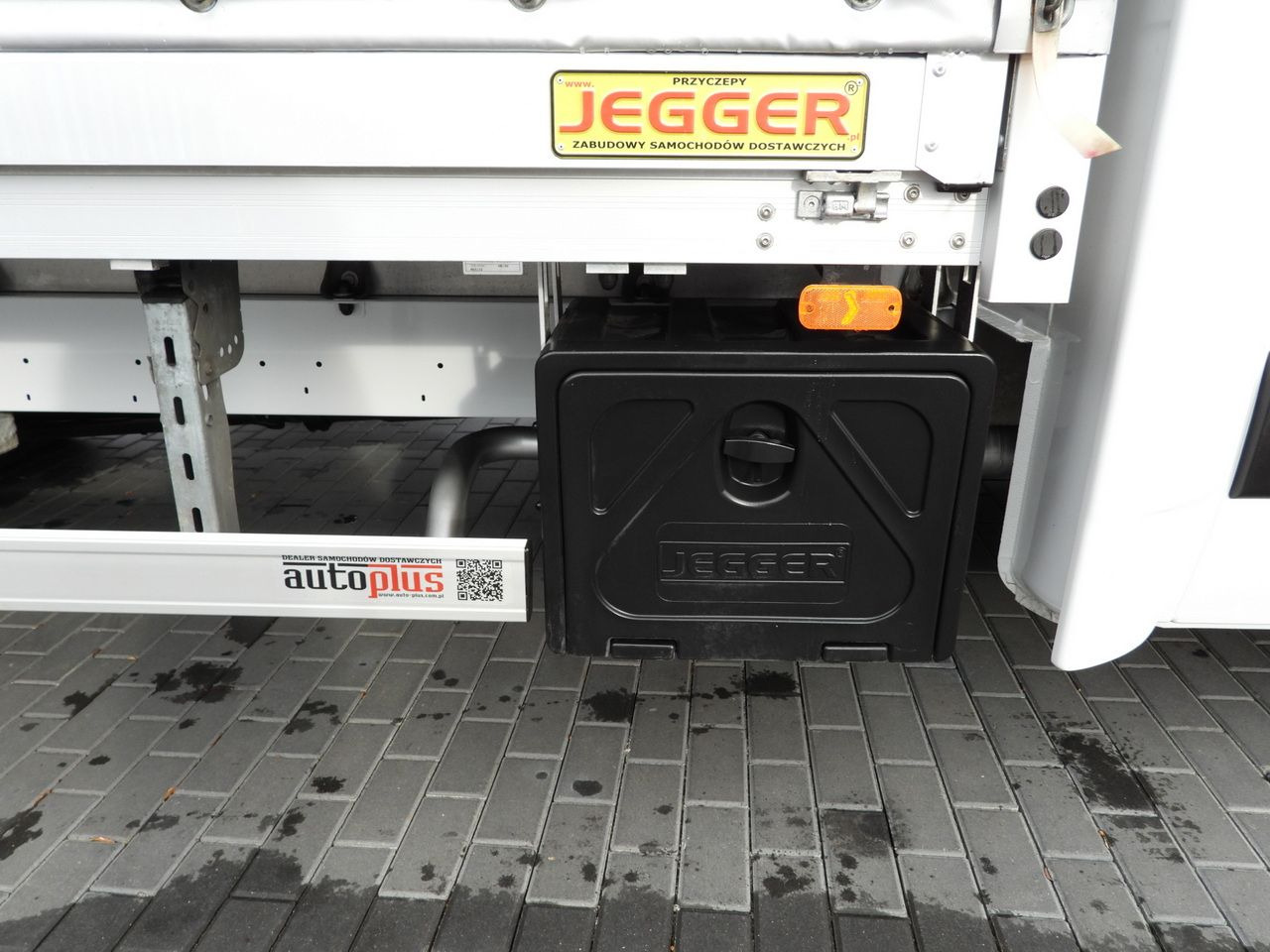 RENAULT MASTER TARPAULIN 10 PALLETS WEBASTO CRUISE CONTROL NAVIGATION LED LIGHTS TWIN WHEELS AIR CONDITIONING 165HP leasing RENAULT MASTER TARPAULIN 10 PALLETS WEBASTO CRUISE CONTROL NAVIGATION LED LIGHTS TWIN WHEELS AIR CONDITIONING 165HP: picture 24 RENAULT MASTER TARPAULIN 10 PALLETS WEBASTO CRUISE CONTROL NAVIGATION LED LIGHTS TWIN WHEELS AIR CONDITIONING 165HP leasing RENAULT MASTER TARPAULIN 10 PALLETS WEBASTO CRUISE CONTROL NAVIGATION LED LIGHTS TWIN WHEELS AIR CONDITIONING 165HP: picture 24