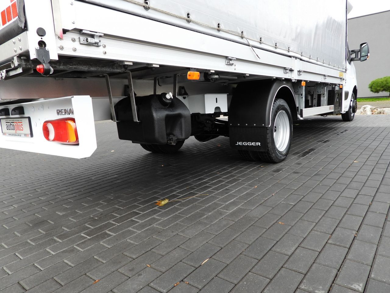 RENAULT MASTER TARPAULIN 10 PALLETS WEBASTO CRUISE CONTROL NAVIGATION LED LIGHTS TWIN WHEELS AIR CONDITIONING 165HP leasing RENAULT MASTER TARPAULIN 10 PALLETS WEBASTO CRUISE CONTROL NAVIGATION LED LIGHTS TWIN WHEELS AIR CONDITIONING 165HP: picture 18 RENAULT MASTER TARPAULIN 10 PALLETS WEBASTO CRUISE CONTROL NAVIGATION LED LIGHTS TWIN WHEELS AIR CONDITIONING 165HP leasing RENAULT MASTER TARPAULIN 10 PALLETS WEBASTO CRUISE CONTROL NAVIGATION LED LIGHTS TWIN WHEELS AIR CONDITIONING 165HP: picture 18