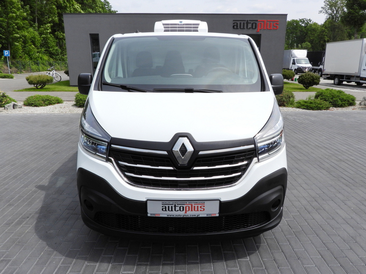 RENAULT TRAFIC REFRIGERATOR VAN 0*C CRUISE CONTROL LED LIGHTS AIR CONDITIONING 120HP - Refrigerated delivery van: picture 5 RENAULT TRAFIC REFRIGERATOR VAN 0*C CRUISE CONTROL LED LIGHTS AIR CONDITIONING 120HP - Refrigerated delivery van: picture 5