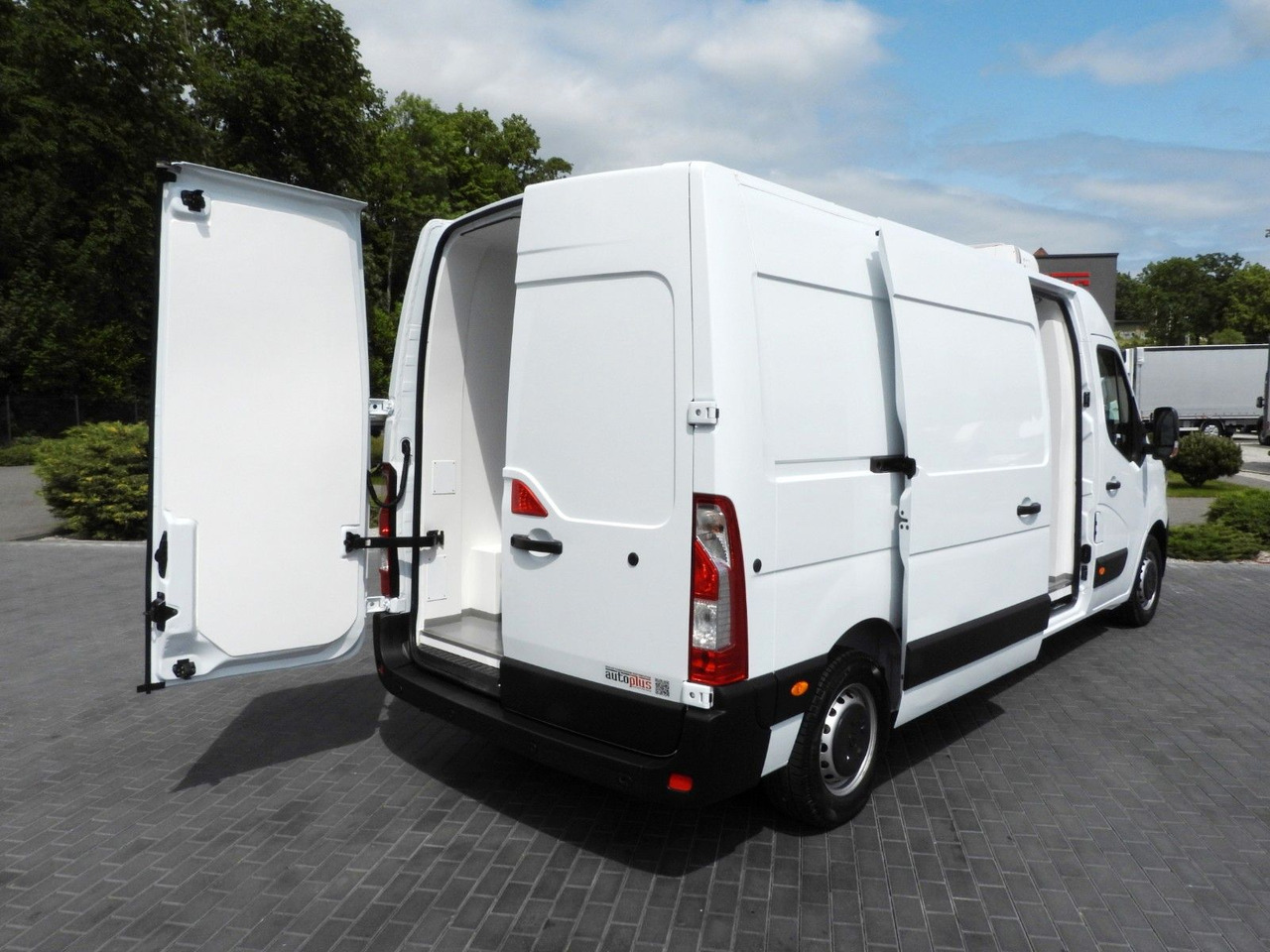 Renault MASTER KÜHLKASTENWAGEN -5*C TEMPOMAT NAVIGATION - Refrigerated delivery van: picture 3 Renault MASTER KÜHLKASTENWAGEN -5*C TEMPOMAT NAVIGATION - Refrigerated delivery van: picture 3
