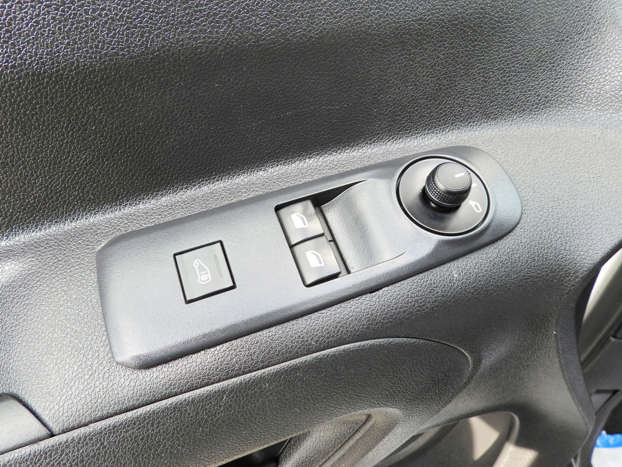 Refrigerated delivery van TOYOTA PROACE CITY REFRIGERATOR VAN -15*C POWER SUPPLY 230V CRUISE CONTROL AIR CONDITIONING 100HP: picture 29 Refrigerated delivery van TOYOTA PROACE CITY REFRIGERATOR VAN -15*C POWER SUPPLY 230V CRUISE CONTROL AIR CONDITIONING 100HP: picture 29