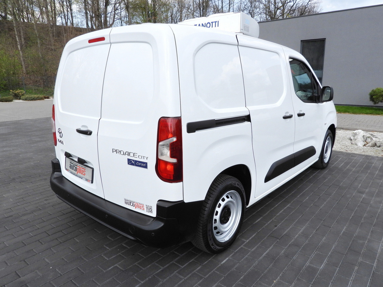 Refrigerated delivery van TOYOTA PROACE CITY REFRIGERATOR VAN -15*C POWER SUPPLY 230V CRUISE CONTROL AIR CONDITIONING 100HP: picture 15 Refrigerated delivery van TOYOTA PROACE CITY REFRIGERATOR VAN -15*C POWER SUPPLY 230V CRUISE CONTROL AIR CONDITIONING 100HP: picture 15