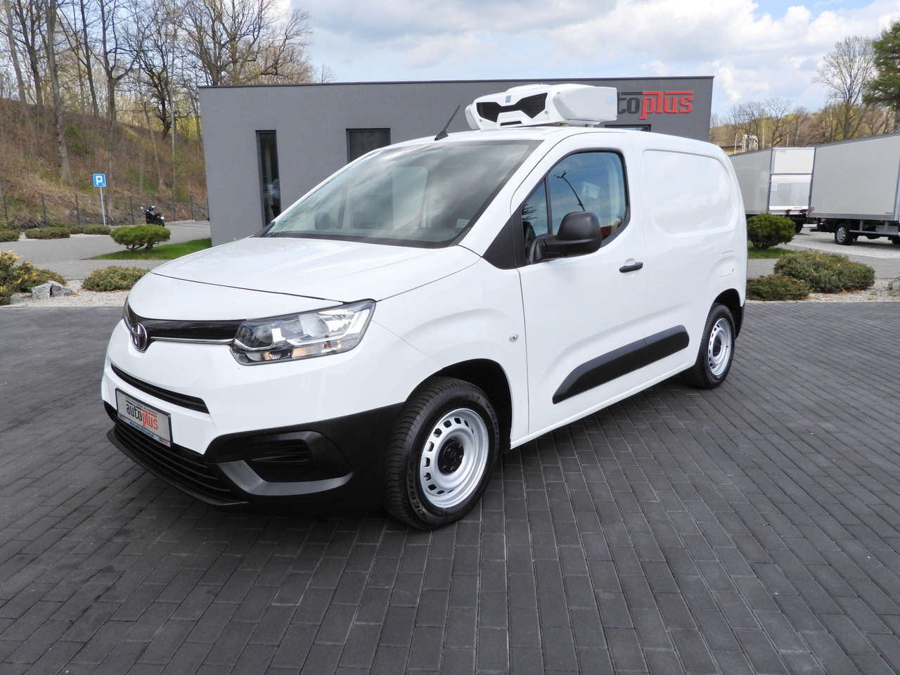 Refrigerated delivery van TOYOTA PROACE CITY REFRIGERATOR VAN -15*C POWER SUPPLY 230V CRUISE CONTROL AIR CONDITIONING 100HP: picture 20 Refrigerated delivery van TOYOTA PROACE CITY REFRIGERATOR VAN -15*C POWER SUPPLY 230V CRUISE CONTROL AIR CONDITIONING 100HP: picture 20