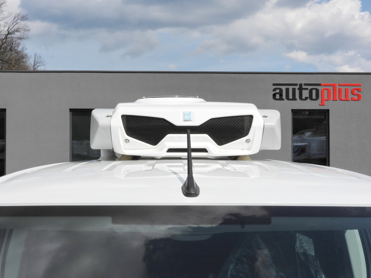 Refrigerated delivery van TOYOTA PROACE CITY REFRIGERATOR VAN -15*C POWER SUPPLY 230V CRUISE CONTROL AIR CONDITIONING 100HP: picture 17 Refrigerated delivery van TOYOTA PROACE CITY REFRIGERATOR VAN -15*C POWER SUPPLY 230V CRUISE CONTROL AIR CONDITIONING 100HP: picture 17