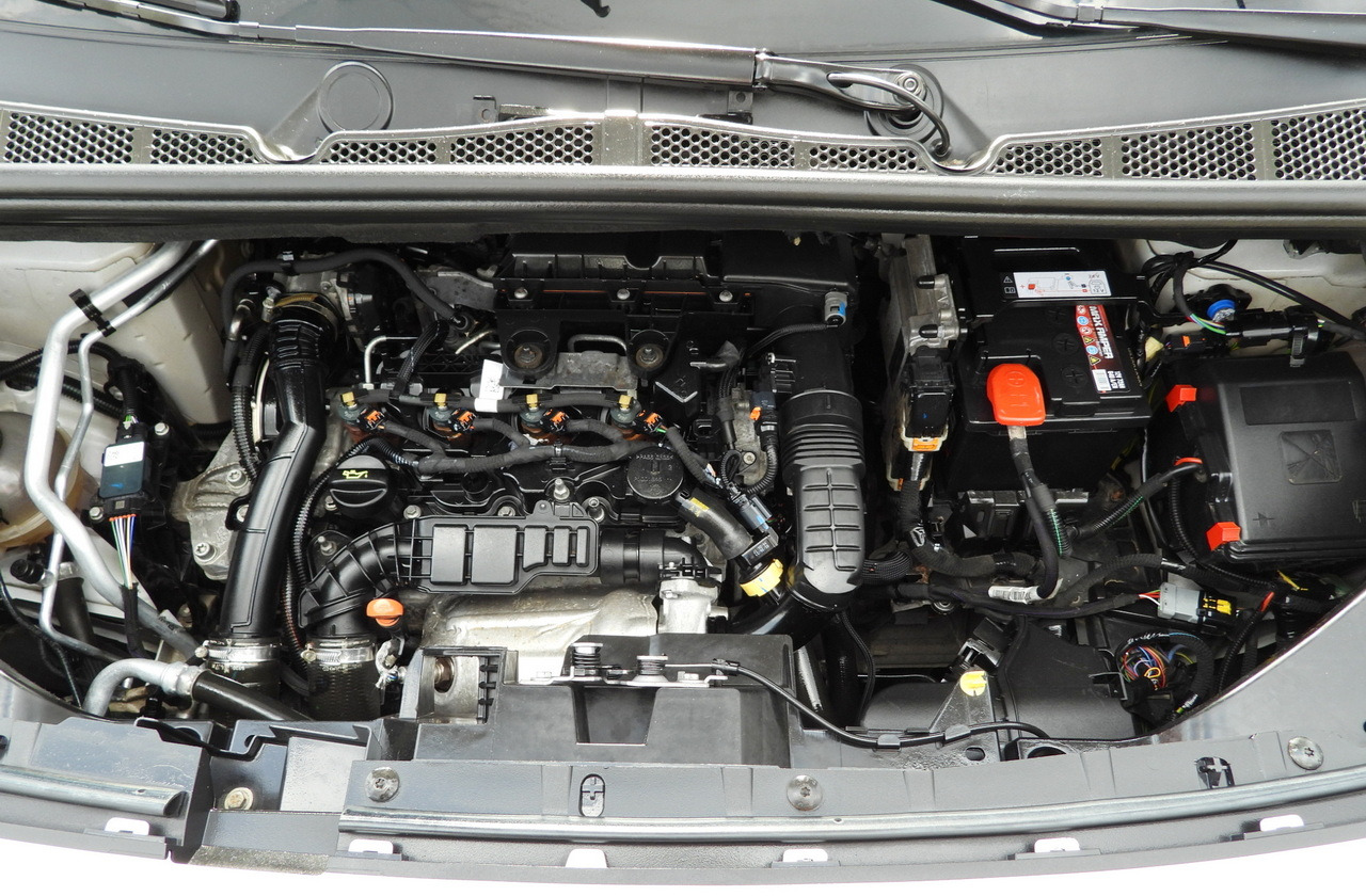 Refrigerated delivery van TOYOTA PROACE CITY REFRIGERATOR VAN -15*C POWER SUPPLY 230V CRUISE CONTROL AIR CONDITIONING 100HP: picture 26 Refrigerated delivery van TOYOTA PROACE CITY REFRIGERATOR VAN -15*C POWER SUPPLY 230V CRUISE CONTROL AIR CONDITIONING 100HP: picture 26