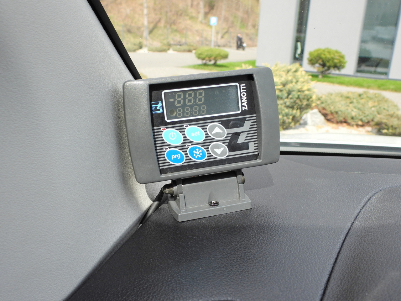 Refrigerated delivery van TOYOTA PROACE CITY REFRIGERATOR VAN -15*C POWER SUPPLY 230V CRUISE CONTROL AIR CONDITIONING 100HP: picture 30 Refrigerated delivery van TOYOTA PROACE CITY REFRIGERATOR VAN -15*C POWER SUPPLY 230V CRUISE CONTROL AIR CONDITIONING 100HP: picture 30