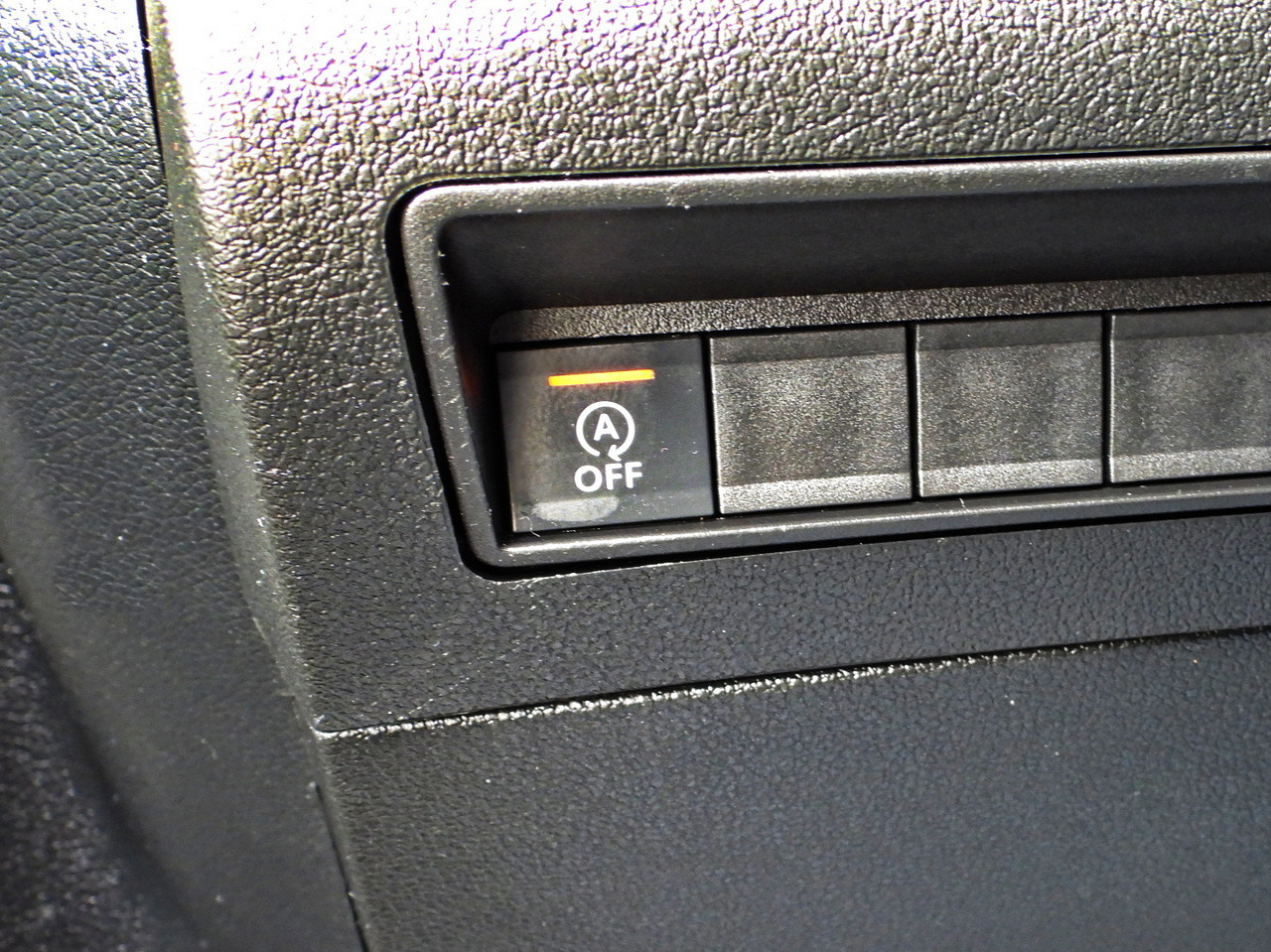 Refrigerated delivery van TOYOTA PROACE CITY REFRIGERATOR VAN -15*C POWER SUPPLY 230V CRUISE CONTROL AIR CONDITIONING 100HP: picture 38 Refrigerated delivery van TOYOTA PROACE CITY REFRIGERATOR VAN -15*C POWER SUPPLY 230V CRUISE CONTROL AIR CONDITIONING 100HP: picture 38