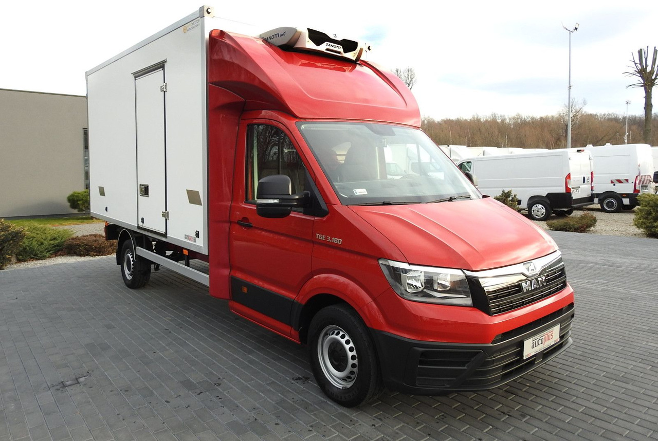 Volkswagen CRAFTER KÜHLKOFFER -5*C 8 PALETEN HEIZFUNKTION - Refrigerated delivery van: picture 4 Volkswagen CRAFTER KÜHLKOFFER -5*C 8 PALETEN HEIZFUNKTION - Refrigerated delivery van: picture 4