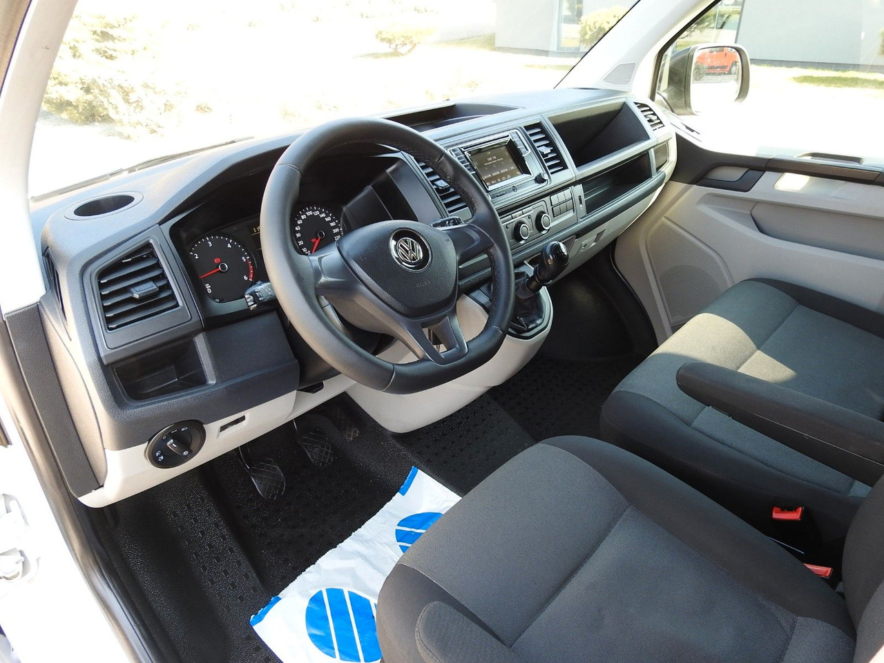 Volkswagen TRANSPORTER T6 KÜHLKASTENWAGEN 0*C TEMPOMAT - Refrigerated delivery van: picture 2 Volkswagen TRANSPORTER T6 KÜHLKASTENWAGEN 0*C TEMPOMAT - Refrigerated delivery van: picture 2