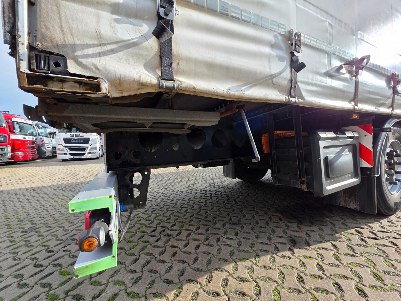 Curtainsider semi-trailer Berger SAPL 24 / Coilmulde / EDSCHA: picture 23 Curtainsider semi-trailer Berger SAPL 24 / Coilmulde / EDSCHA: picture 23
