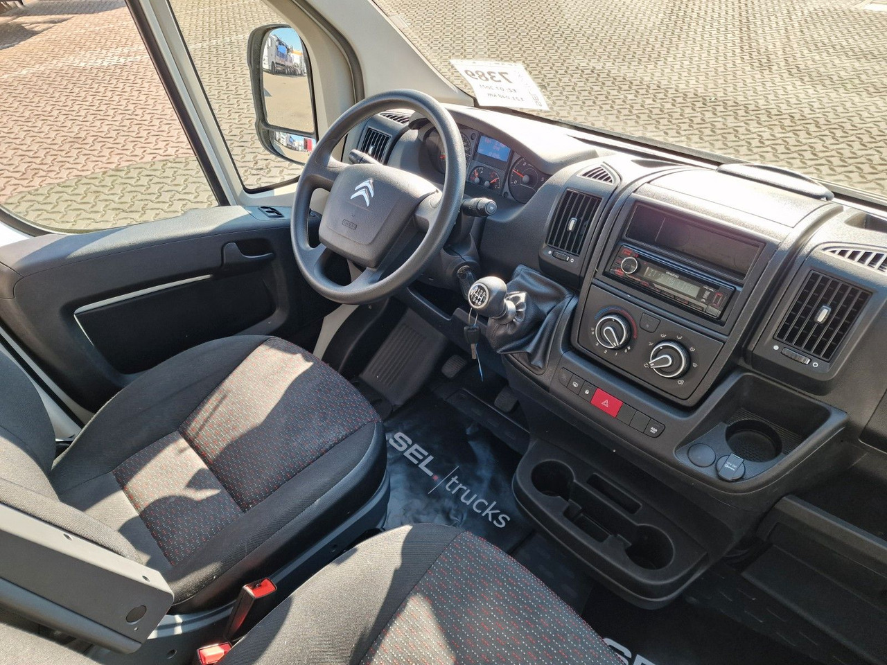 Closed box van Citroën Jumper / Ladebordwand / 3 Sitzen / Klimaanlage: picture 23 Closed box van Citroën Jumper / Ladebordwand / 3 Sitzen / Klimaanlage: picture 23