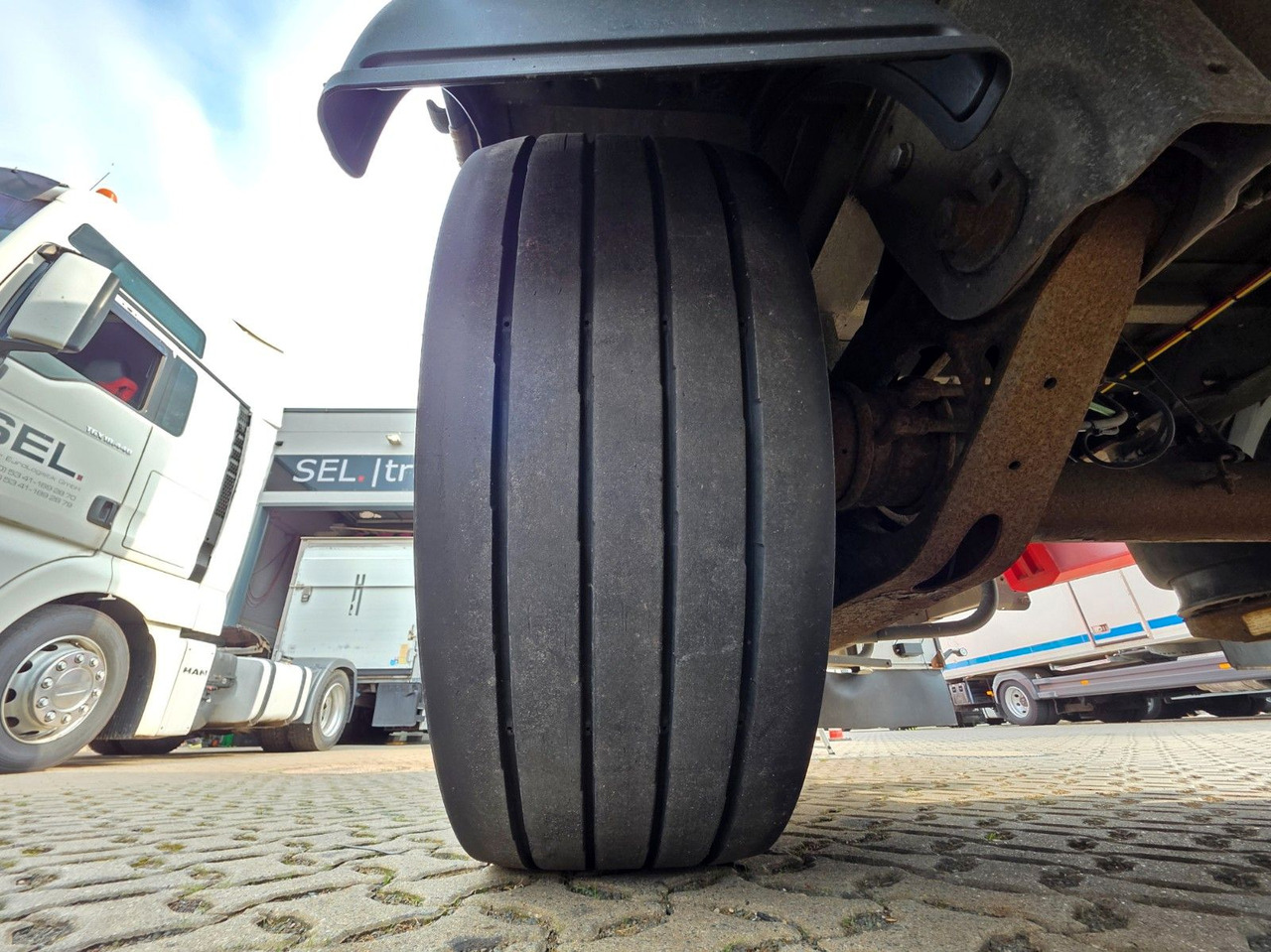 Curtain side truck DAF XF 410 / ZF Intarder / Durchladezug: picture 30 Curtain side truck DAF XF 410 / ZF Intarder / Durchladezug: picture 30