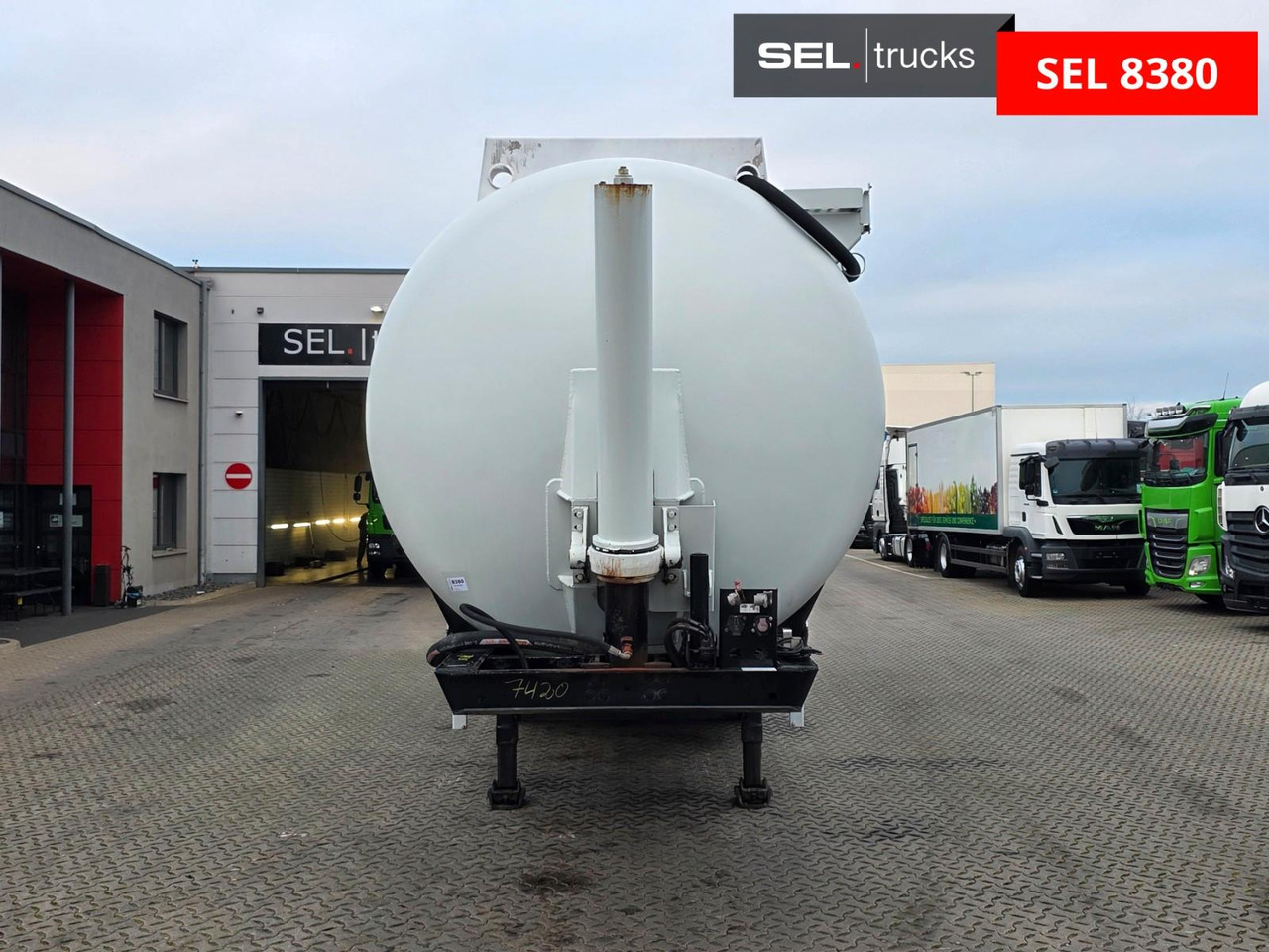 Feldbinder KIP 60.3 / ADR AT / 60.000 l - Silo semi-trailer: picture 2 Feldbinder KIP 60.3 / ADR AT / 60.000 l - Silo semi-trailer: picture 2