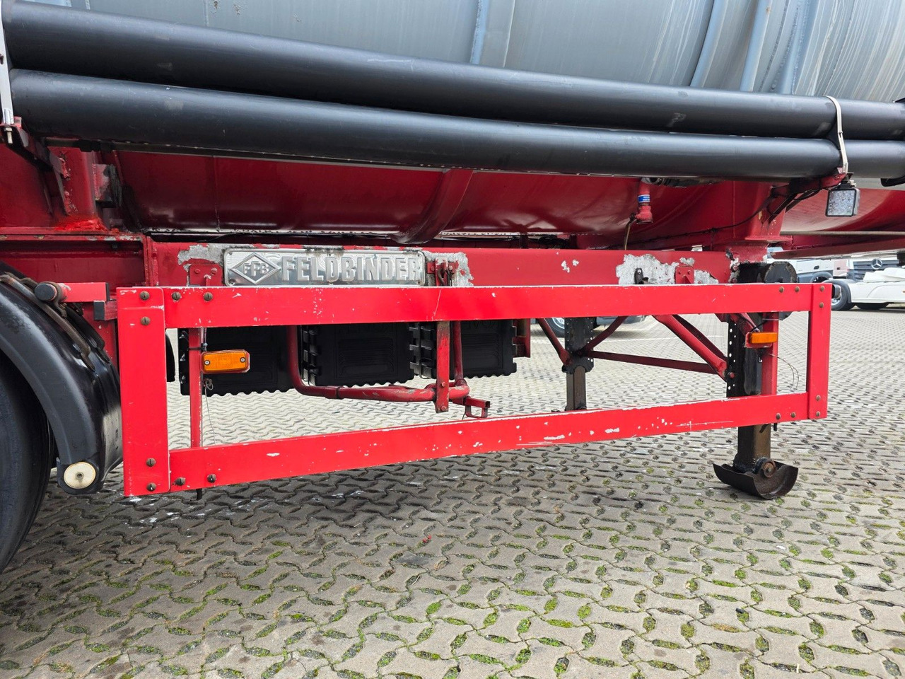 Tanker semi-trailer Feldbinder TSA 38.3 / Alu / ADR AT, FL / Lift / VOGELSANG: picture 12 Tanker semi-trailer Feldbinder TSA 38.3 / Alu / ADR AT, FL / Lift / VOGELSANG: picture 12