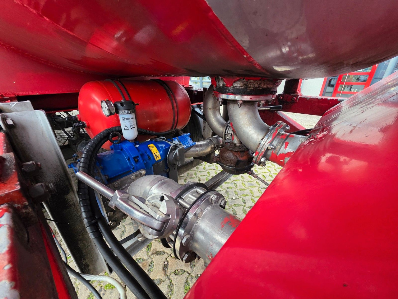 Tanker semi-trailer Feldbinder TSA 38.3 / Alu / ADR AT, FL / Lift / VOGELSANG: picture 16 Tanker semi-trailer Feldbinder TSA 38.3 / Alu / ADR AT, FL / Lift / VOGELSANG: picture 16