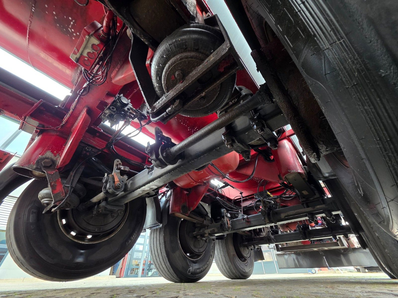 Tanker semi-trailer Feldbinder TSA 38.3 / Alu / ADR AT, FL / Lift / VOGELSANG: picture 20 Tanker semi-trailer Feldbinder TSA 38.3 / Alu / ADR AT, FL / Lift / VOGELSANG: picture 20