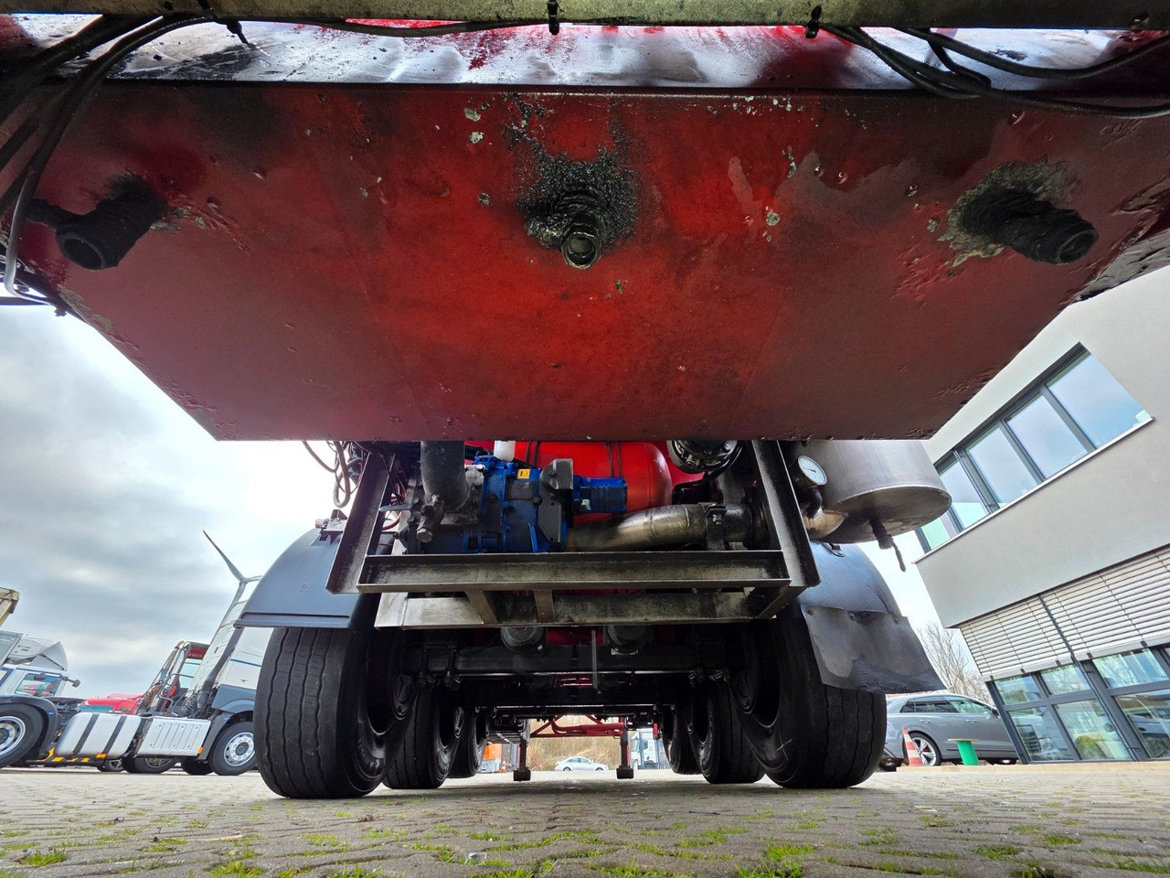 Tanker semi-trailer Feldbinder TSA 38.3 / Alu / ADR AT, FL / Lift / VOGELSANG: picture 21 Tanker semi-trailer Feldbinder TSA 38.3 / Alu / ADR AT, FL / Lift / VOGELSANG: picture 21