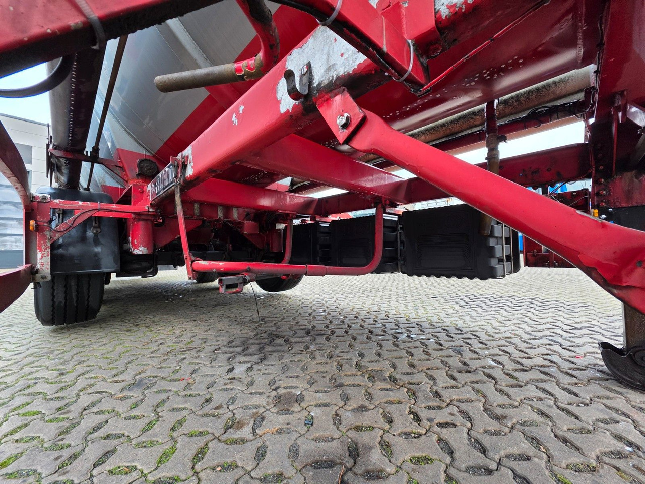 Tanker semi-trailer Feldbinder TSA 38.3 / Alu / ADR AT, FL / Lift / VOGELSANG: picture 13 Tanker semi-trailer Feldbinder TSA 38.3 / Alu / ADR AT, FL / Lift / VOGELSANG: picture 13